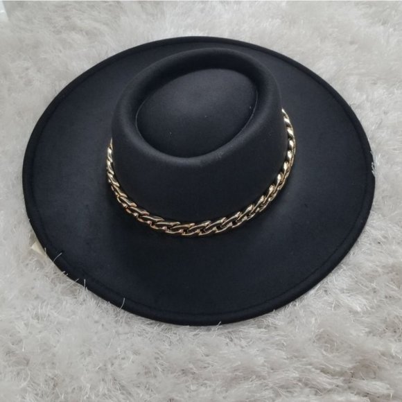 CLASSIC chain detailed Hat with adjustable drawstrings - Picture 8 of 9